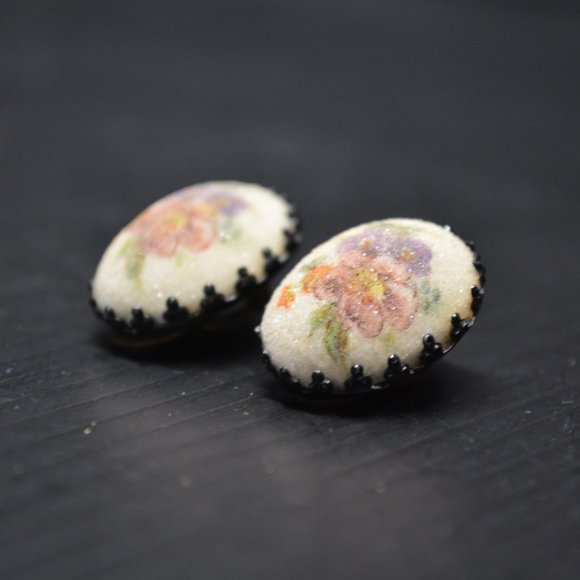 Vintage Germany Oval Flower Floral Cameo Sugar Stone Clip On Earrings Pink Ivory - Picture 3 of 7